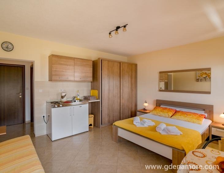 AP3 studio apartman 4
